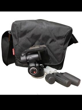 Manfrotto 804RC2 3-Way Pan Tilt Head with RC2 Quick Release Plate and Padded Bag